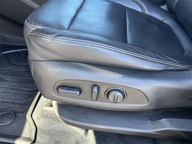 used 2021 Chevrolet Traverse car, priced at $27,249