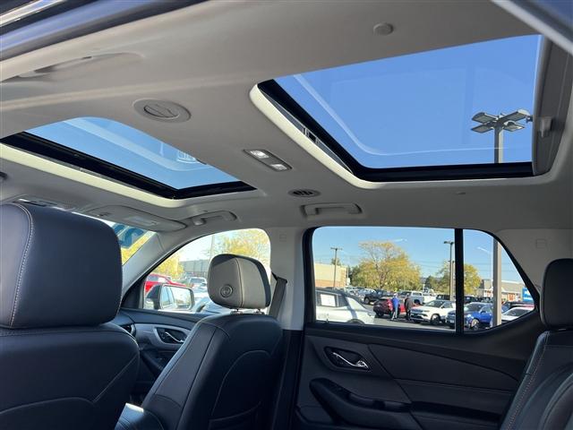 used 2021 Chevrolet Traverse car, priced at $27,249