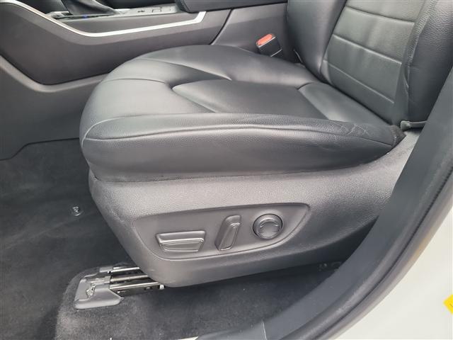 used 2022 Toyota Highlander car, priced at $34,629