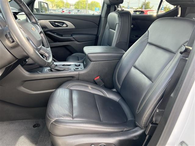 used 2023 Chevrolet Traverse car, priced at $30,559