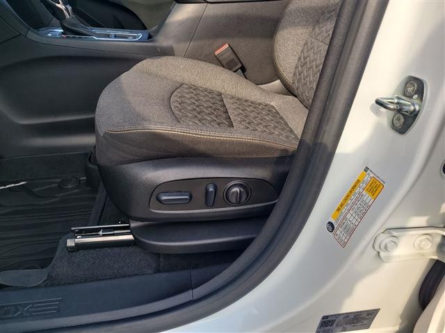 used 2023 Chevrolet Equinox car, priced at $22,084