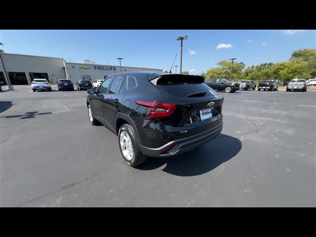 used 2024 Chevrolet Trax car, priced at $20,299