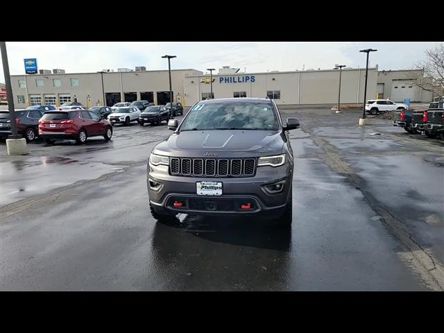 used 2017 Jeep Grand Cherokee car, priced at $16,189