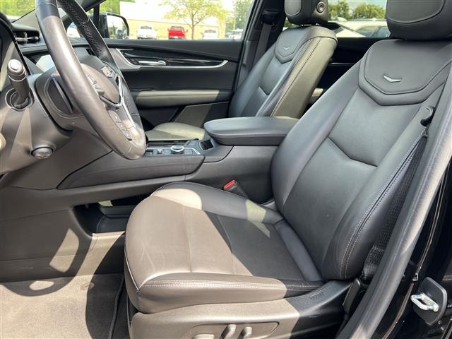 used 2023 Cadillac XT5 car, priced at $30,827