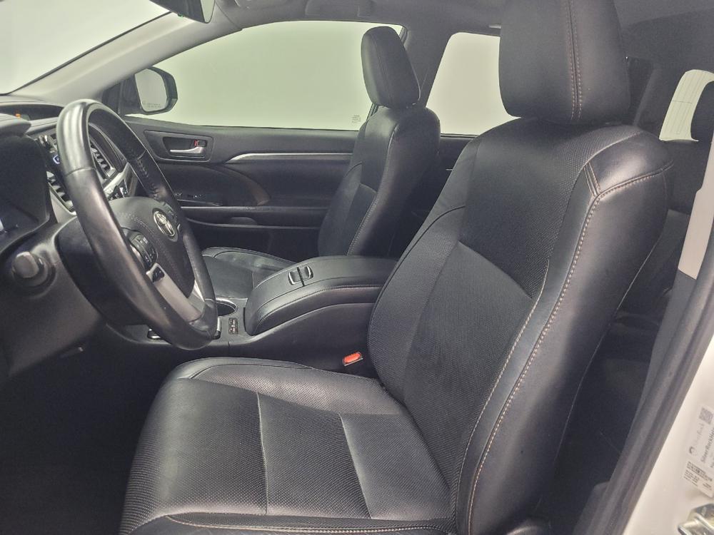 used 2019 Toyota Highlander car, priced at $24,695