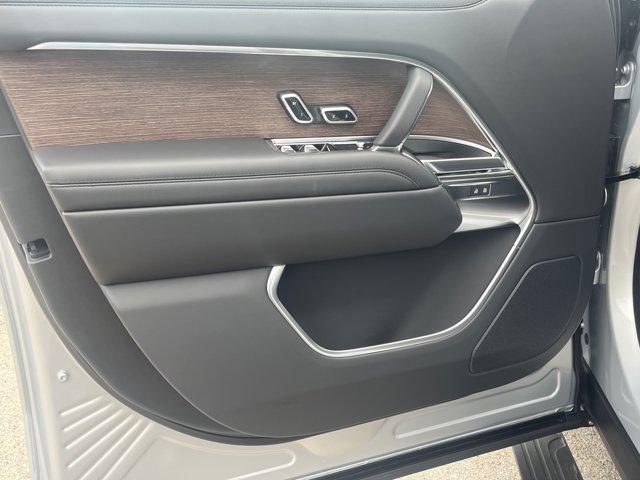 new 2025 Land Rover Range Rover car, priced at $123,430