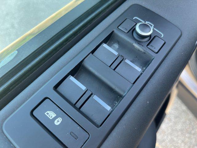 used 2017 Land Rover Discovery car, priced at $19,999