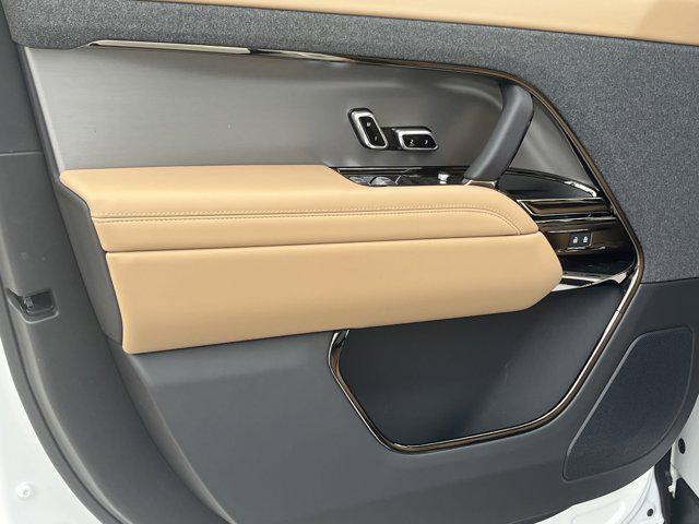 new 2025 Land Rover Range Rover Sport car, priced at $93,370