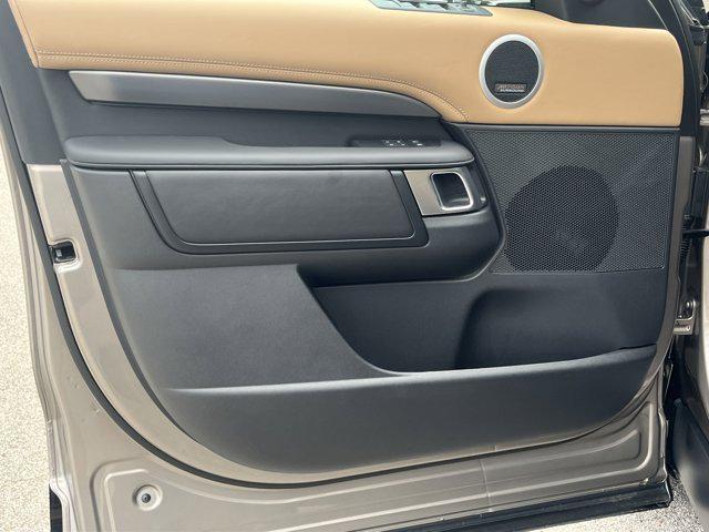 new 2025 Land Rover Discovery car, priced at $84,828