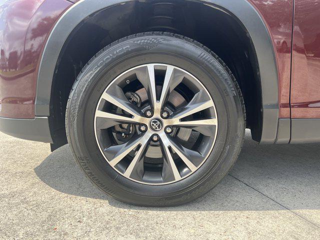 used 2019 Toyota Highlander car, priced at $19,797