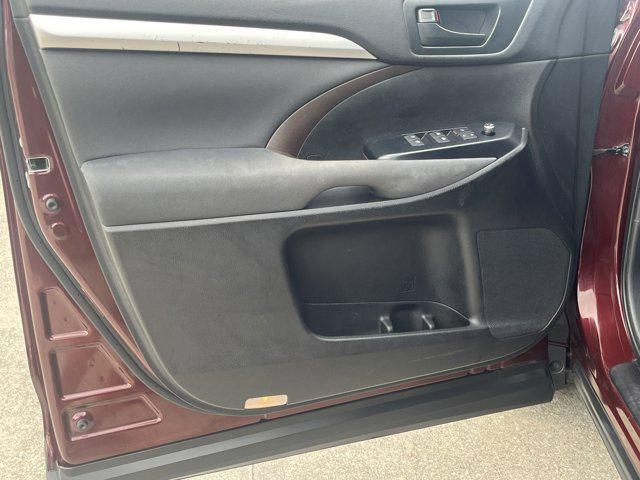 used 2019 Toyota Highlander car, priced at $19,797