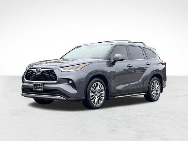 used 2022 Toyota Highlander car, priced at $32,997