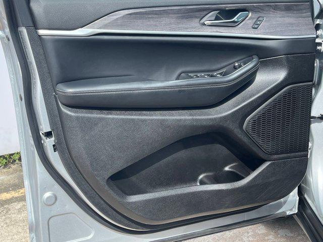 used 2024 Jeep Grand Cherokee car, priced at $26,998