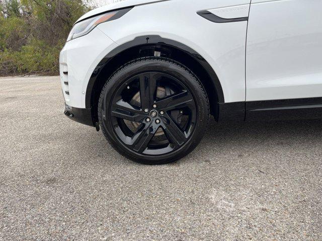 new 2025 Land Rover Discovery car, priced at $77,028