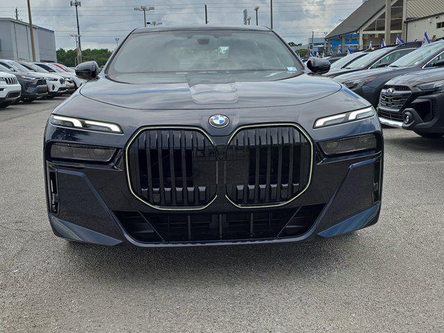 new 2025 BMW 760 car, priced at $129,735