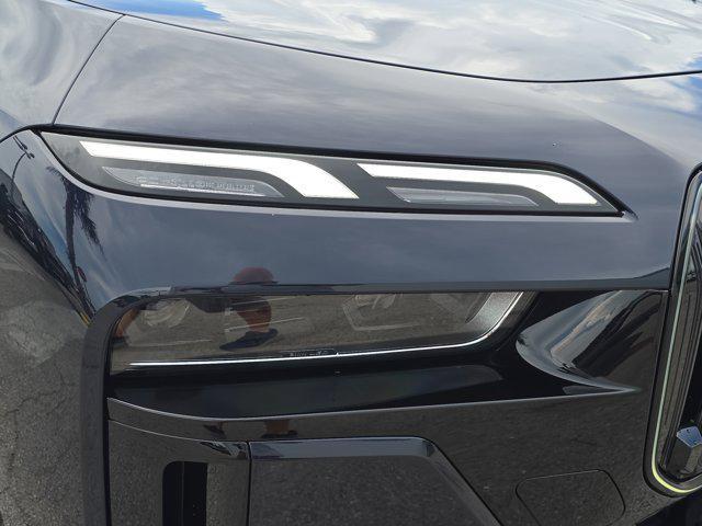 new 2025 BMW 760 car, priced at $129,735