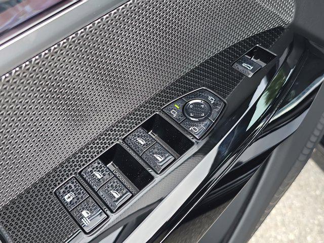 new 2025 BMW 760 car, priced at $129,735