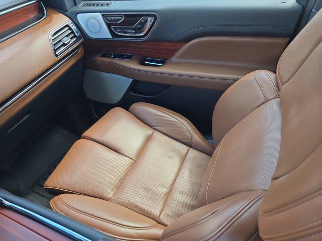 used 2022 Lincoln Navigator car, priced at $60,000