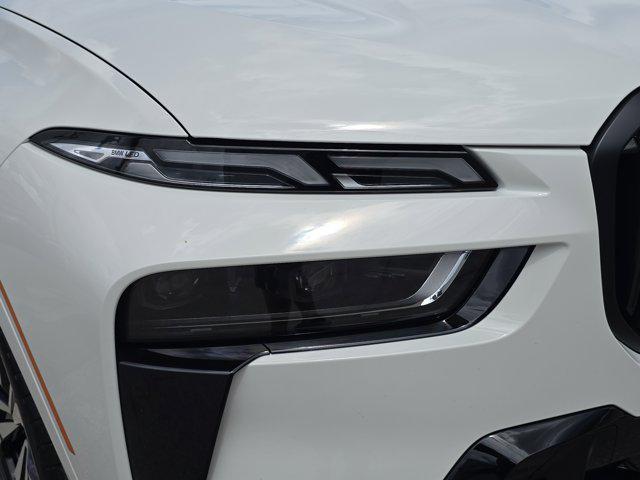 new 2026 BMW X7 car, priced at $104,525