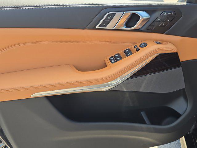new 2026 BMW X7 car, priced at $101,275