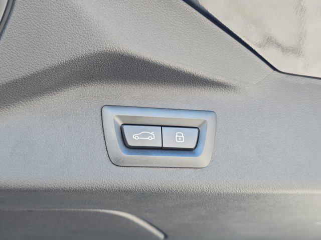 new 2026 BMW X7 car, priced at $101,275