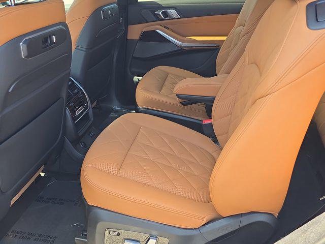 new 2026 BMW X7 car, priced at $101,275