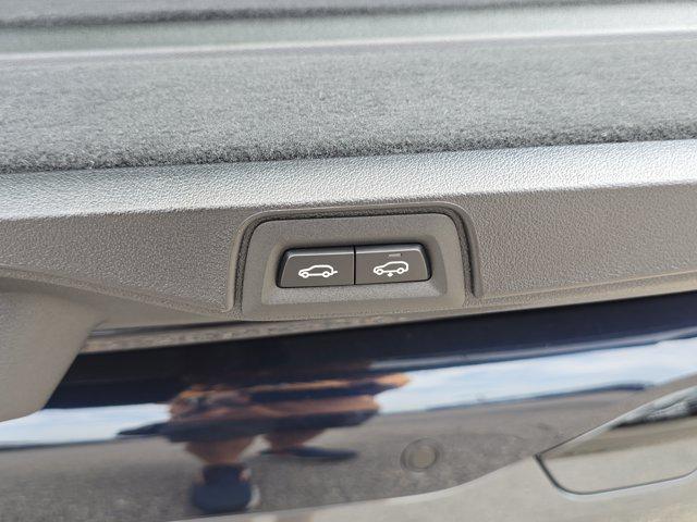 new 2026 BMW X7 car, priced at $123,335