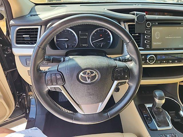 used 2018 Toyota Highlander car, priced at $21,947