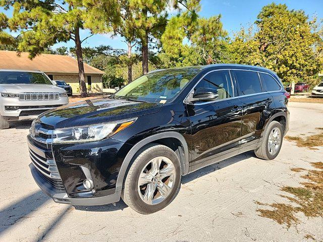 used 2018 Toyota Highlander car, priced at $21,947