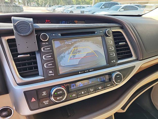 used 2018 Toyota Highlander car, priced at $21,947
