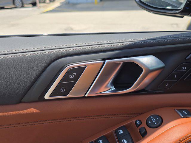 new 2026 BMW X7 car, priced at $125,285