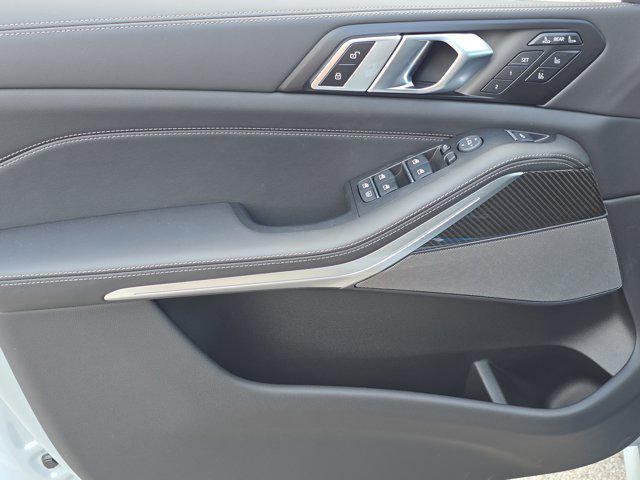 new 2026 BMW X7 car, priced at $123,635