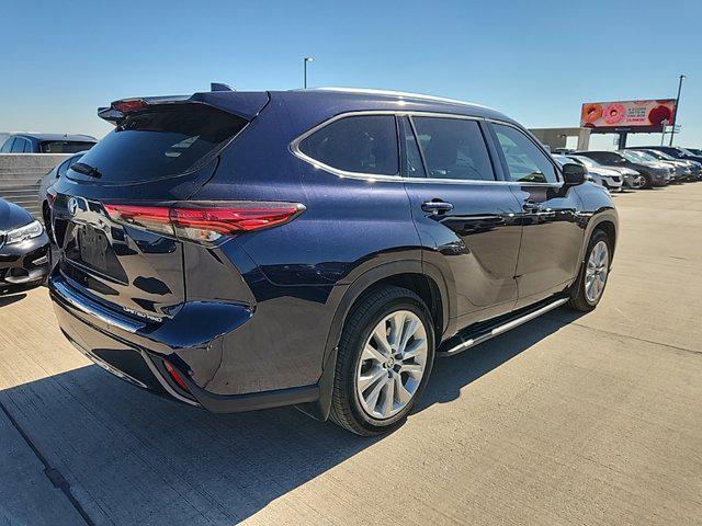 used 2020 Toyota Highlander car, priced at $30,371