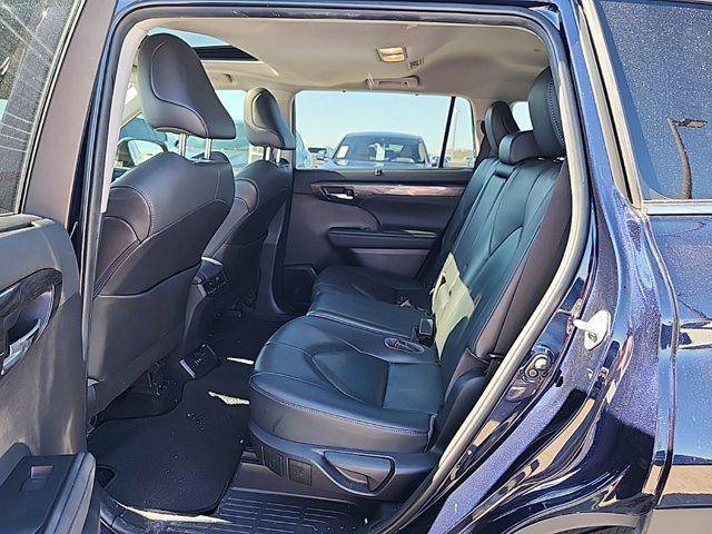 used 2020 Toyota Highlander car, priced at $30,371