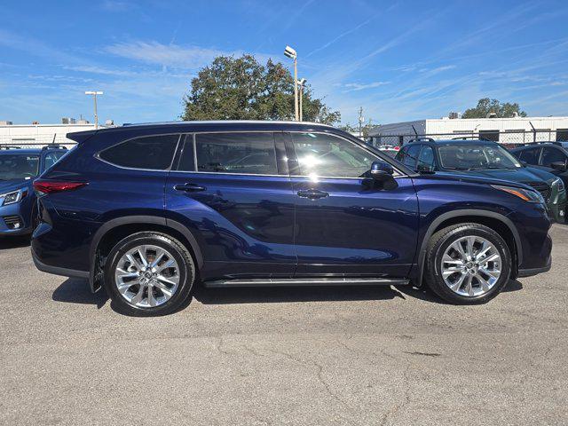 used 2020 Toyota Highlander car, priced at $29,288