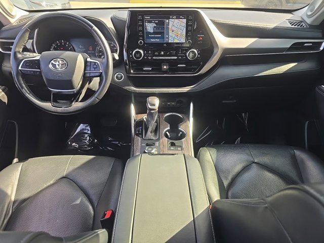 used 2020 Toyota Highlander car, priced at $29,288