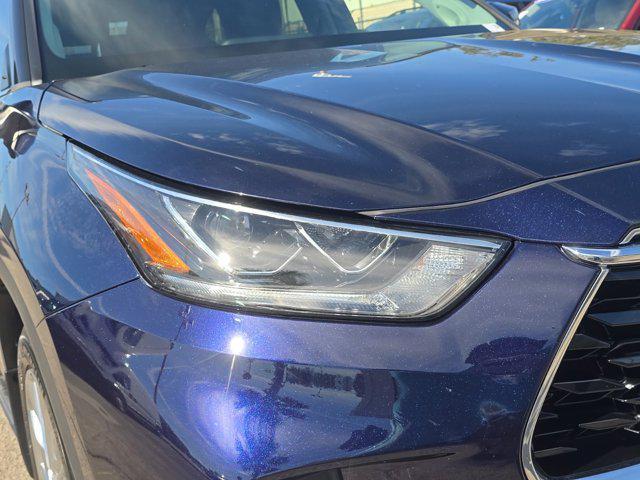 used 2020 Toyota Highlander car, priced at $29,288