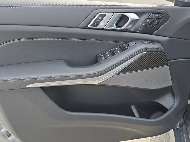 new 2026 BMW X7 car, priced at $119,875