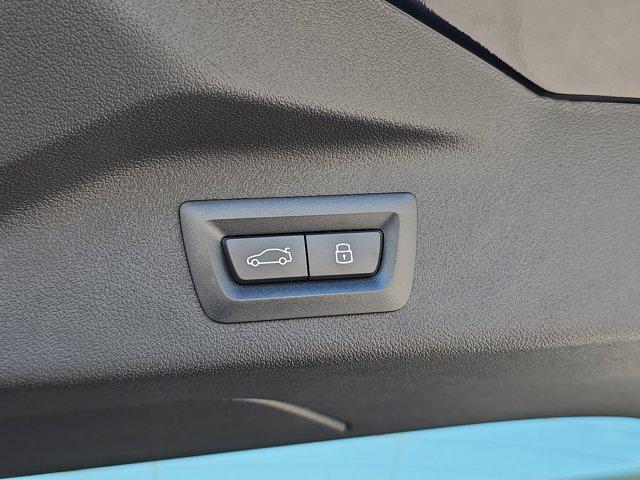 new 2026 BMW X7 car, priced at $123,335