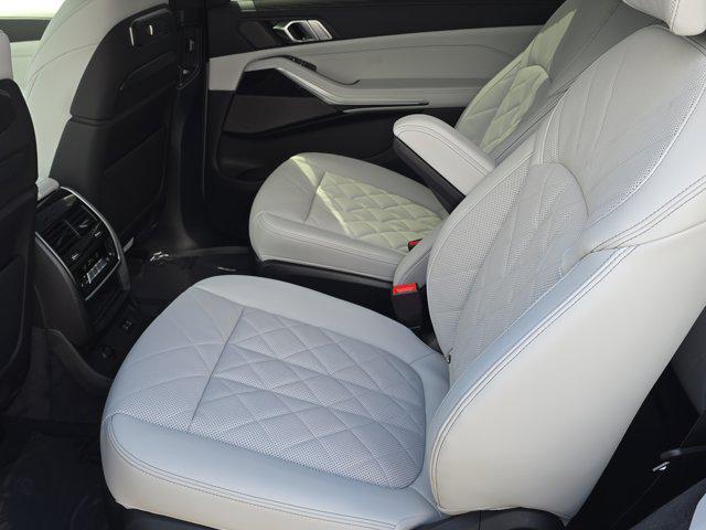 new 2026 BMW X7 car, priced at $99,625