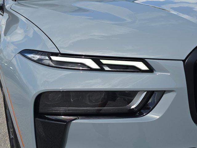 new 2026 BMW X7 car, priced at $99,625