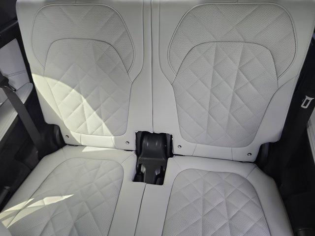 new 2026 BMW X7 car, priced at $99,625