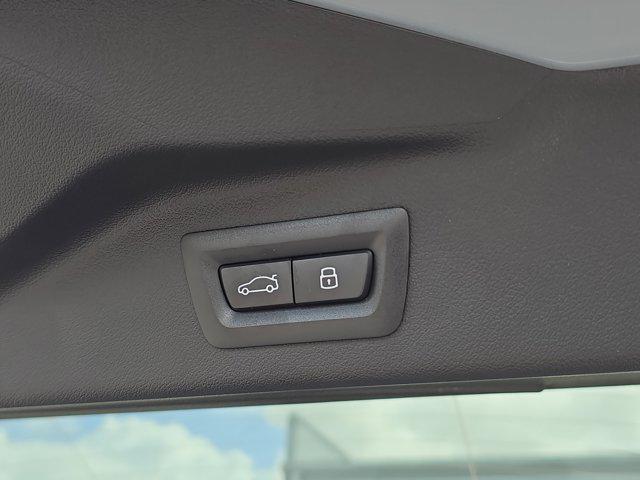 new 2026 BMW X7 car, priced at $99,625
