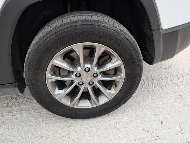 used 2019 Jeep Cherokee car, priced at $17,161