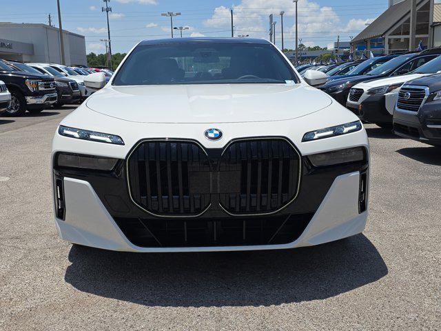 new 2025 BMW 760 car, priced at $132,125