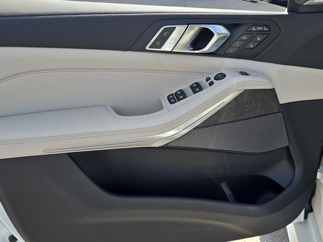 new 2026 BMW X7 car, priced at $102,125