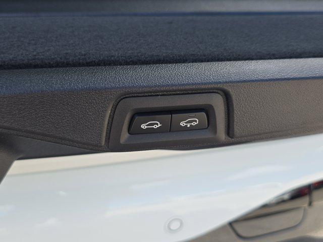 new 2026 BMW X7 car, priced at $102,125