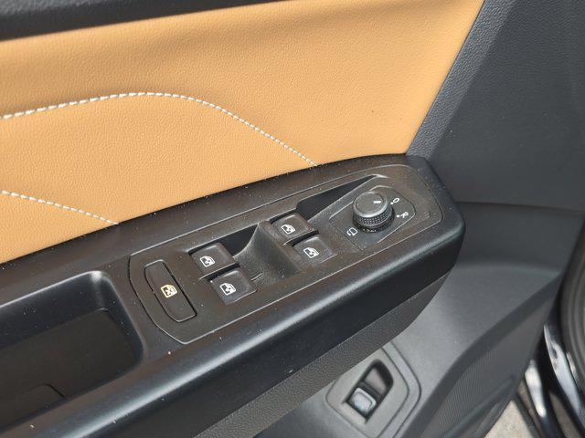 used 2020 Volkswagen Atlas Cross Sport car, priced at $26,549