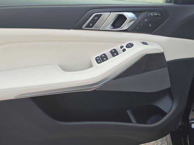 new 2026 BMW X7 car, priced at $101,625