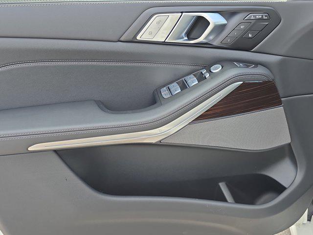 new 2026 BMW X7 car, priced at $91,925